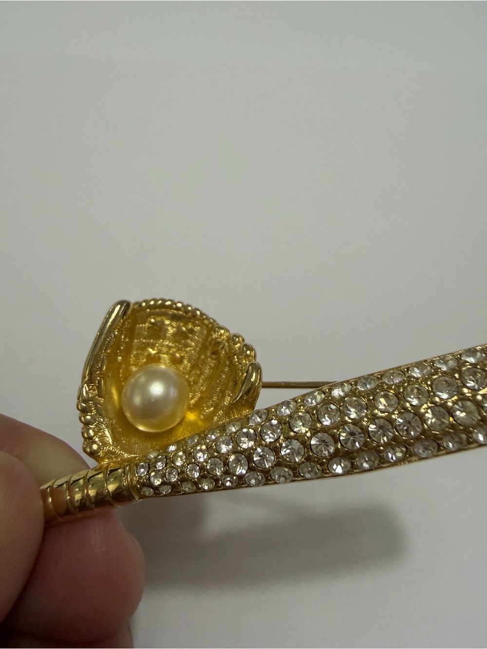 Retired Swarovski Swan Signed Crystal Baseball Bat & Glove Brooch Pin Gold Tone - Picture 9 of 11